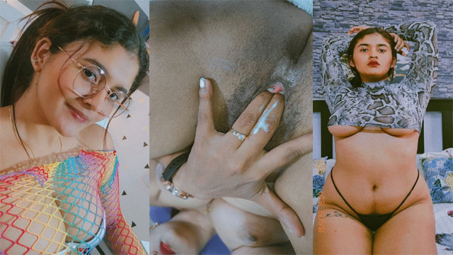 Beautiful Horny Girl Fingering